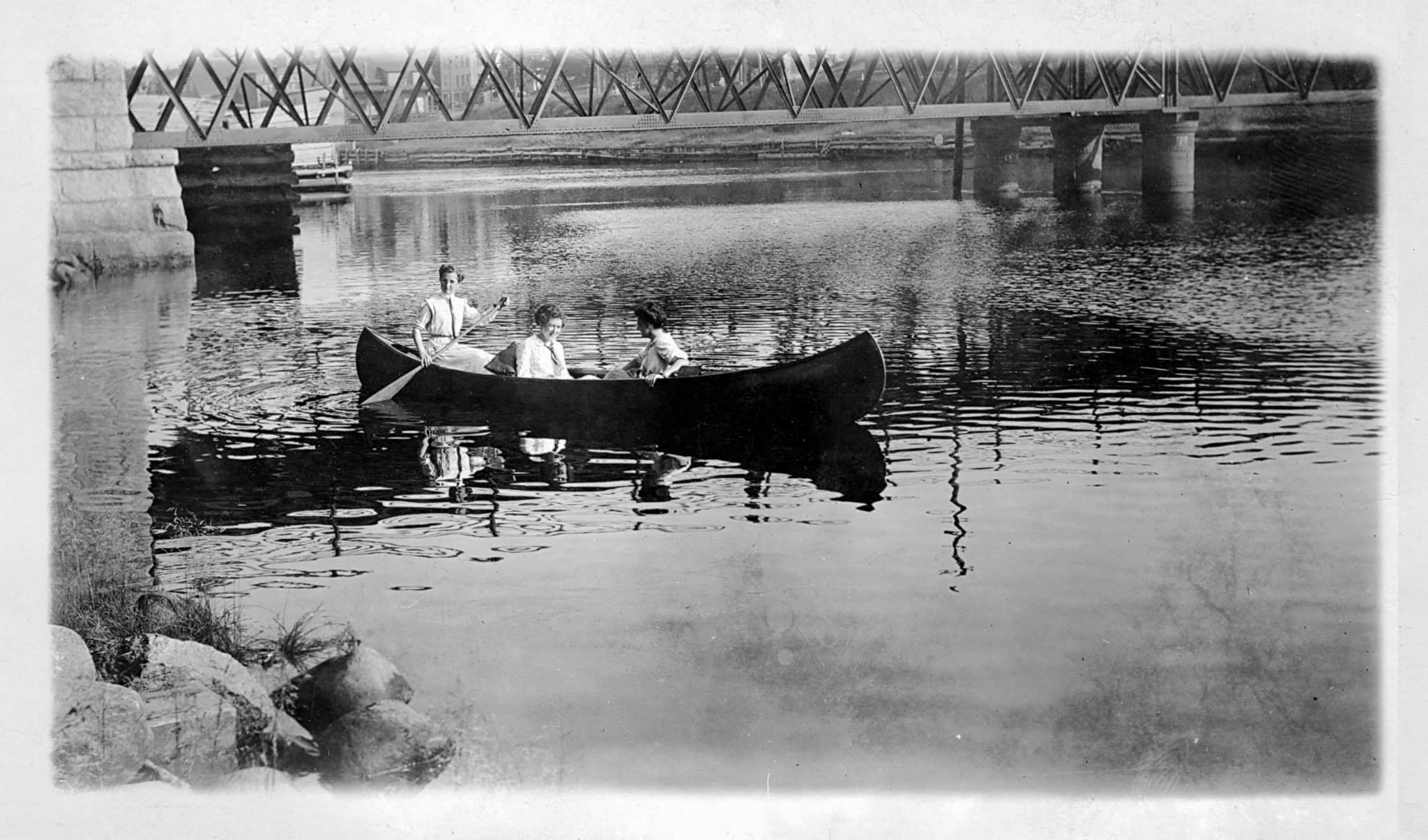 Canoeing under the bridges? picture from Paul Harmon -- L. Morris, Margaret Bain, Laura Goddard - June 17, 1911 