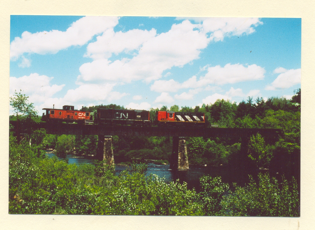 Two engines and a caboose -- the end was near, photo from Duane Porter (HSRM) 