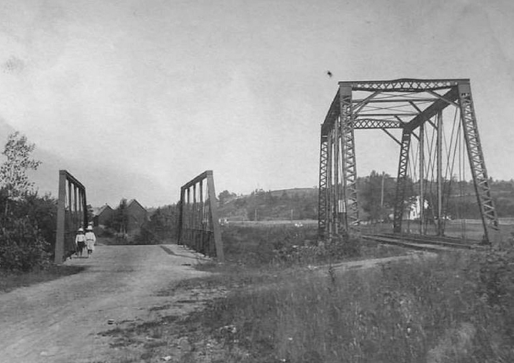 Rail was King - Trunk 10 on the left, train on the right, Pinehurst, photo from Joanne Chiasson 