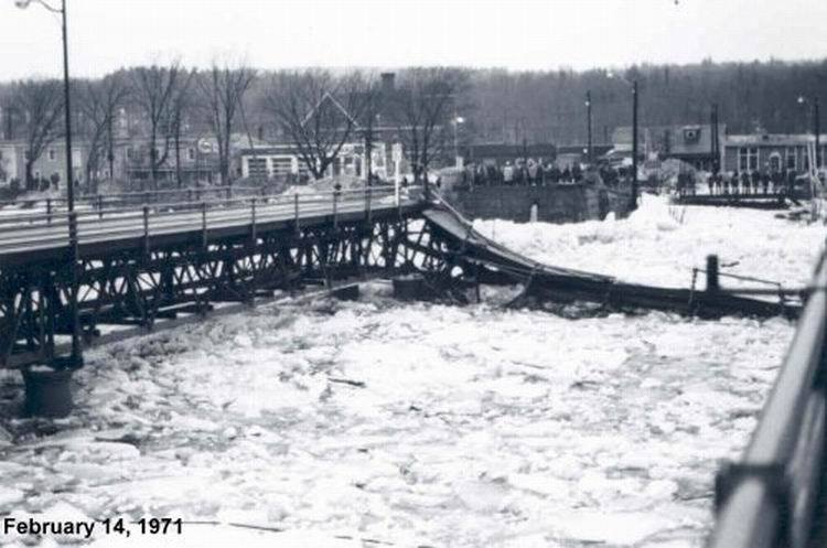 1971 Excess ice takes out Iron Bridge, photo from Paul Harmon/Joey Mailman 